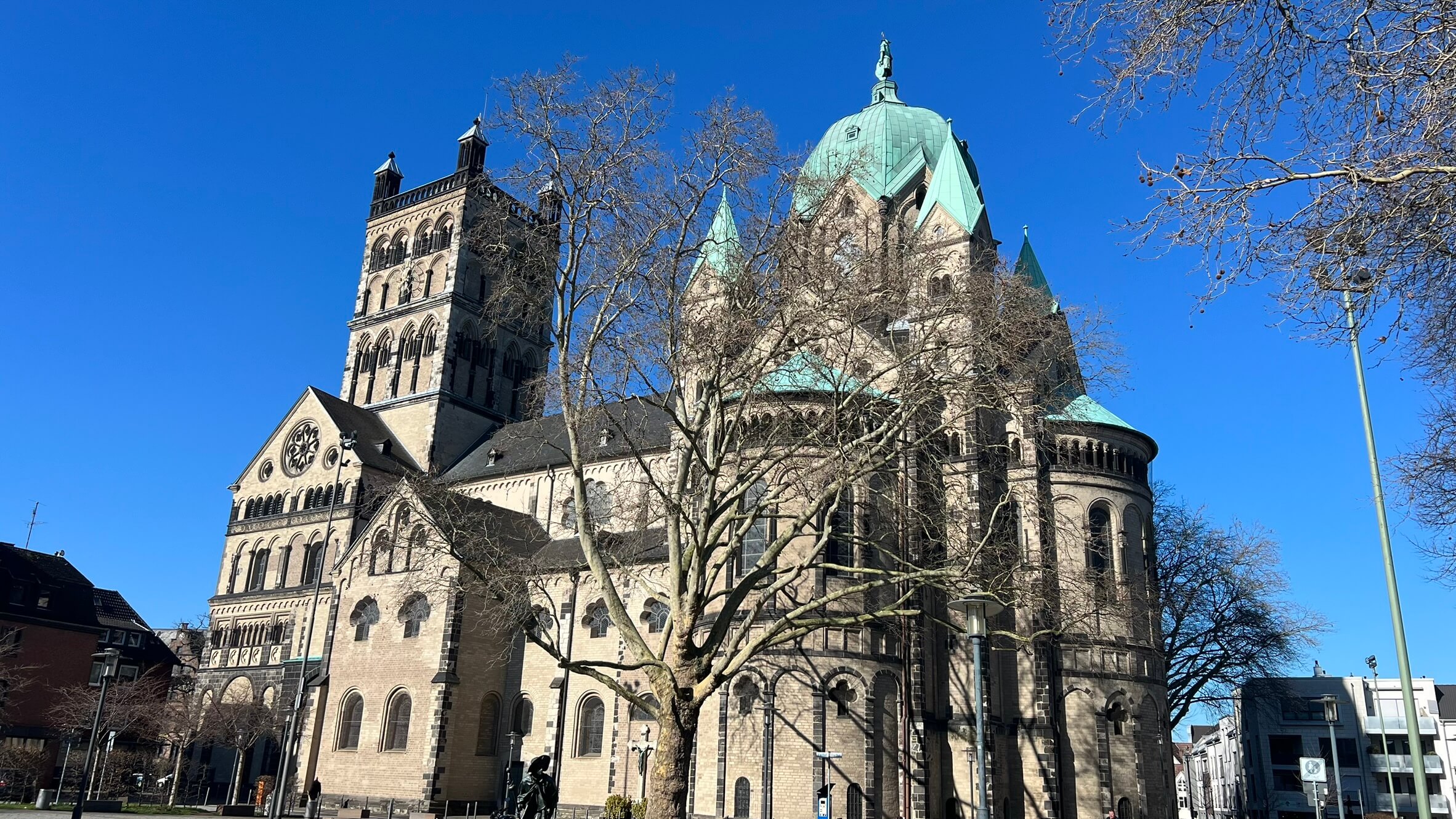 Ansicht des Neusser Quirinus-Münsters